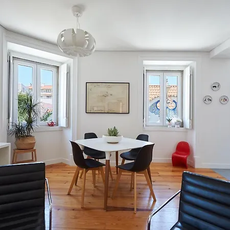 Appartement T2 Central 65m2 Facing Beautiful Azulejos House *