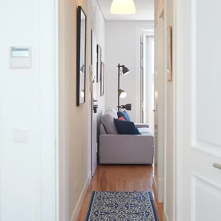 T2 Central 65m2 Facing Beautiful Azulejos House Appartement *