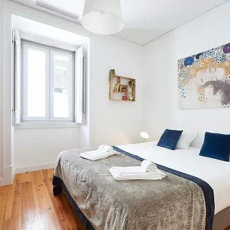 T2 Central 65m2 Facing Beautiful Azulejos House Appartement Cascais