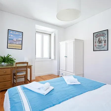 T2 Central 65m2 Facing Beautiful Azulejos House *