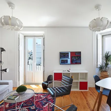 Apartament T2 Central 65m2 Facing Beautiful Azulejos House *